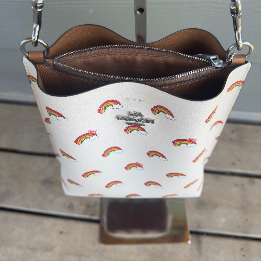 Like NEW Coach Mollie 22 Bucket Bag 🌈Rainbow Print Canvas & Leather w/ Wallet - Picture 3 of 7